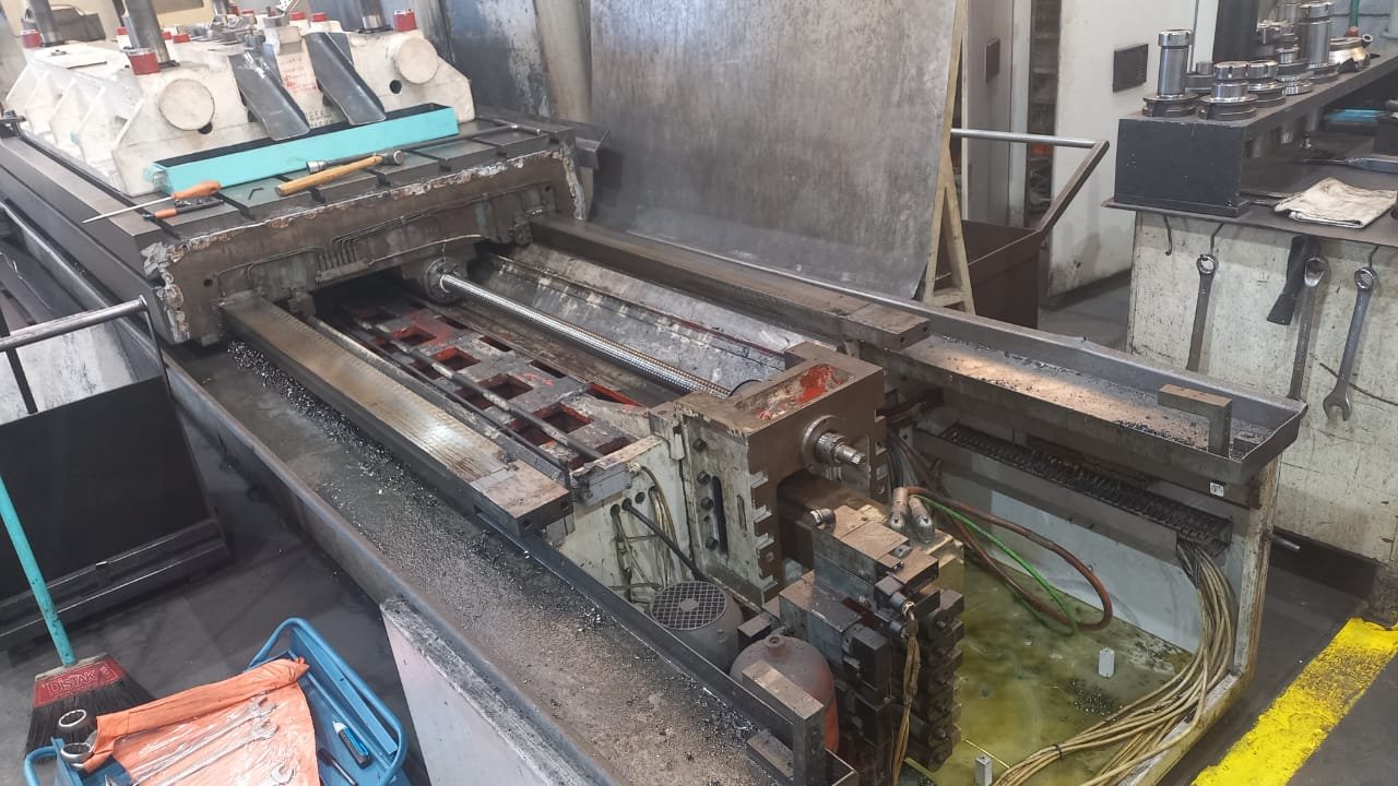 concertar maquinas de usinagem